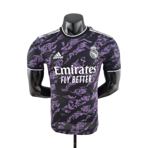 Camisa Real Madrid Clássico 22/23 Jogador Adidas Masculina - Preta e Roxa