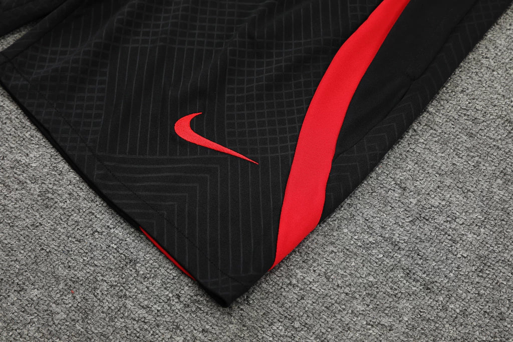 Conjunto Regata Liverpool Training 2022/23 Nike - Preto