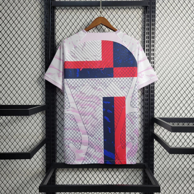 Camisa Barcelona Treino 23/24 Torcedor Rosa e Branco