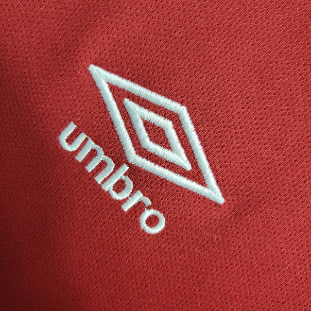 Camisa Fluminense Treino I 23/24 Umbro Torcedor Masculina - Vermelha com detalhes em verde