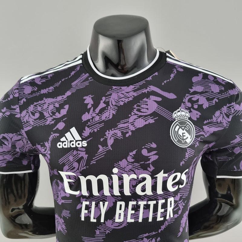 Camisa Real Madrid Clássico 22/23 Jogador Adidas Masculina - Preta e Roxa