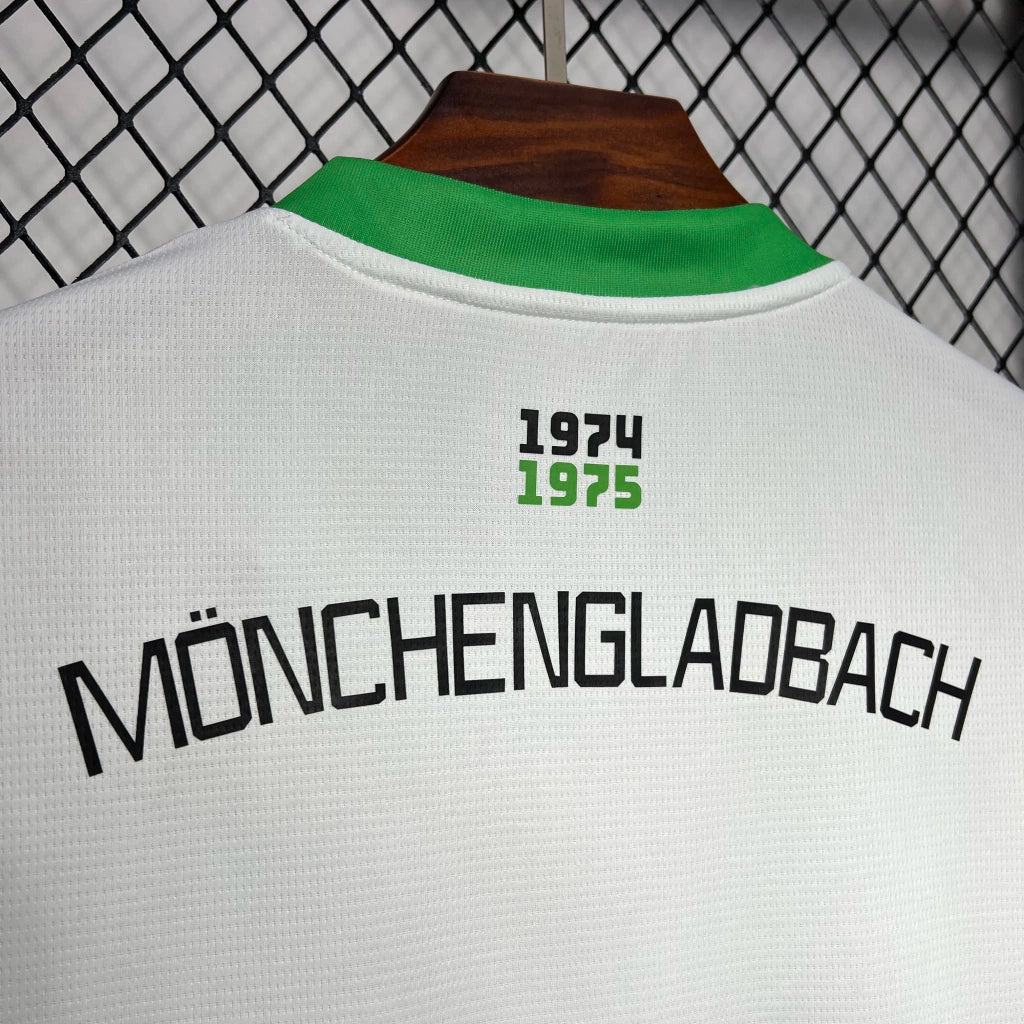 Camisa Borussia Mönchengladbach I Home Puma Torcedor 23/24 Branco e Verde