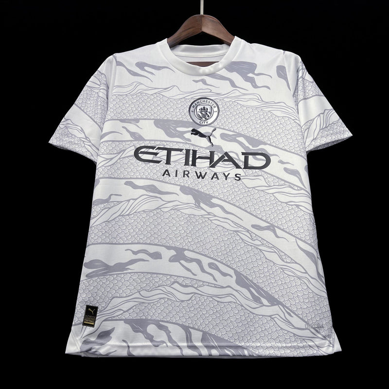 Camisa Manchester City Edição Especial “Ano do Dragão de Madeira” IV 23/24 Torcedor Puma Masculina - Branca
