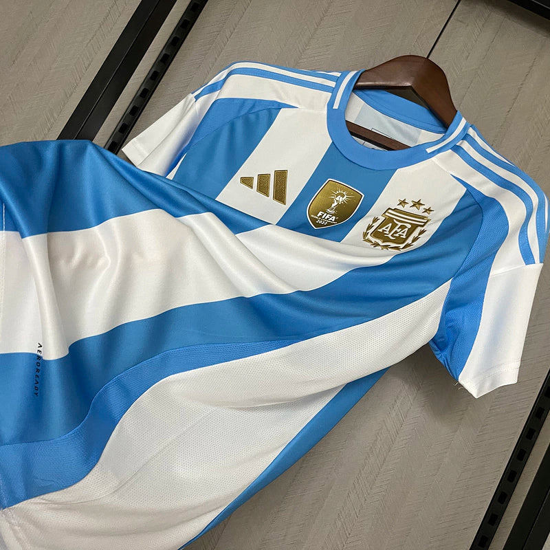 Camisa Adidas Argentina Copa América Torcedor 2024/25 Masculino Branco e Azul Celeste