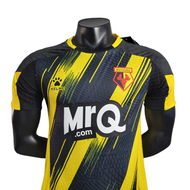 Camisa Watford Home 23/24 Jogador Kelme Masculina - Amarelo e Preto