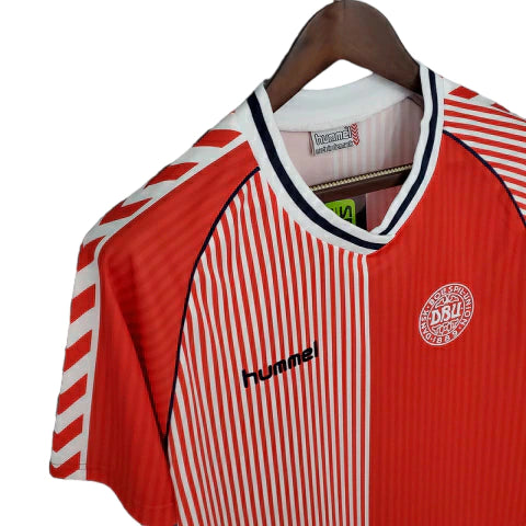 Camisa Dinamarca Retrô 1986 Vermelha e Branca - Hummel