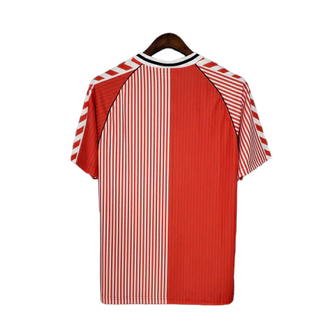 Camisa Dinamarca Retrô 1986 Vermelha e Branca - Hummel